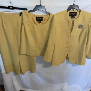 Perche Couture Women’s 3Pc. Suit Size 10 Yellow Business Missing Button